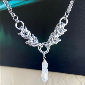 Maille crystal choker . Maille links chain & angel aura crystal quartz handmade